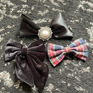 Various hair bows